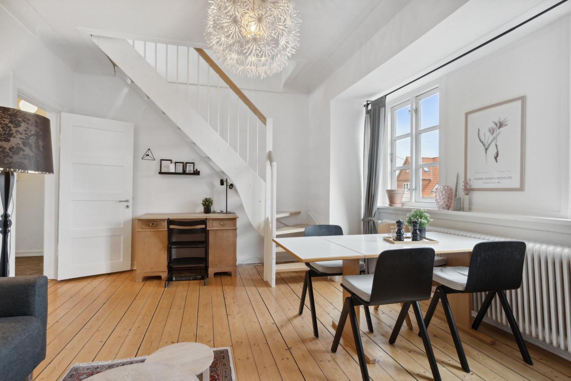 2br Naer Centrum & Togstation *